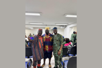 Oluwatosin Tolulope Ajidahun explica como as doenças renais crônicas podem comprometer a fertilidade e impactar os planos de gestação.
