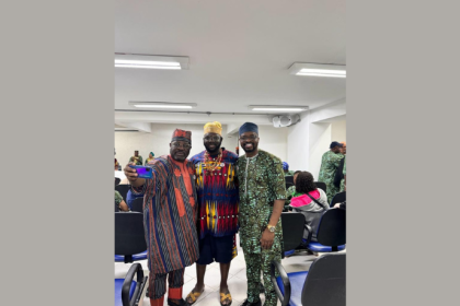 Oluwatosin Tolulope Ajidahun explica como as doenças renais crônicas podem comprometer a fertilidade e impactar os planos de gestação.