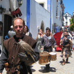 Leonardo Rocha de Almeida Abreu conduz você pelas ruas históricas e encantos de Óbidos Medieval.