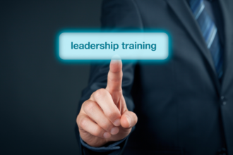 Liderança digital com raízes humanas: Alfredo Moreira Filho defende que a tecnologia só gera resultados quando guiada por valores atemporais.