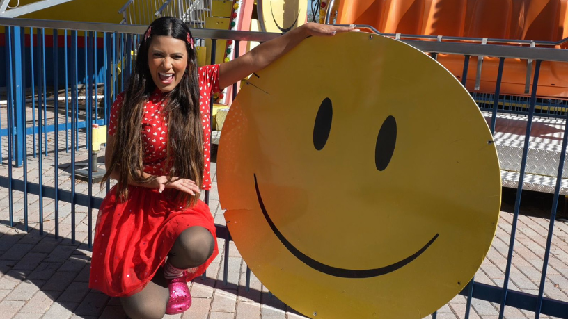 Novo clipe no ar: “É Jaque Todo Dia” marca o recomeço do projeto familiar de Jaque Sobrinho — Non Stop.