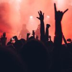 Ticketmaster sob pressão: crise no mercado de ingressos para shows reacende debate sobre monopólio e preços abusivos