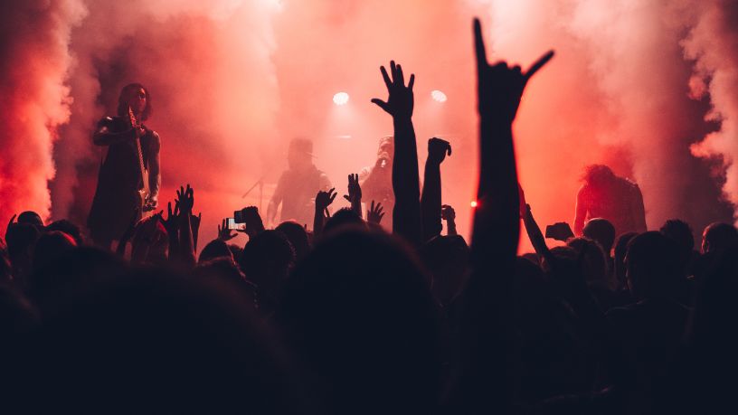 Ticketmaster sob pressão: crise no mercado de ingressos para shows reacende debate sobre monopólio e preços abusivos