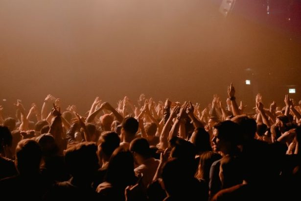 Lollapalooza 2026: programação de sábado, horários e como assistir ao festival ao vivo