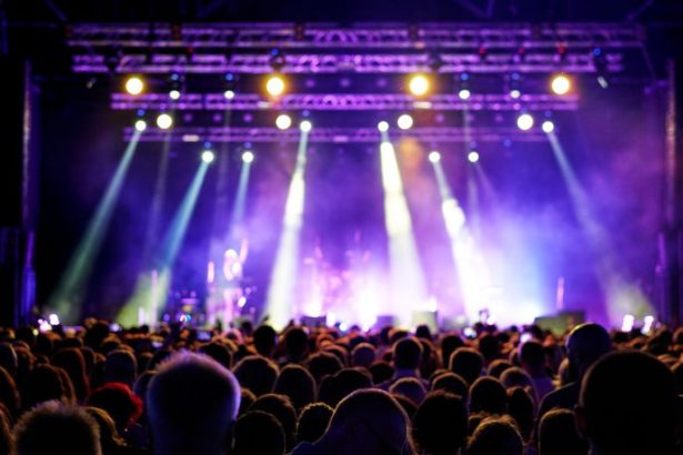 Men at Work no Recife: como o show reposiciona a cidade no circuito internacional de grandes turnês